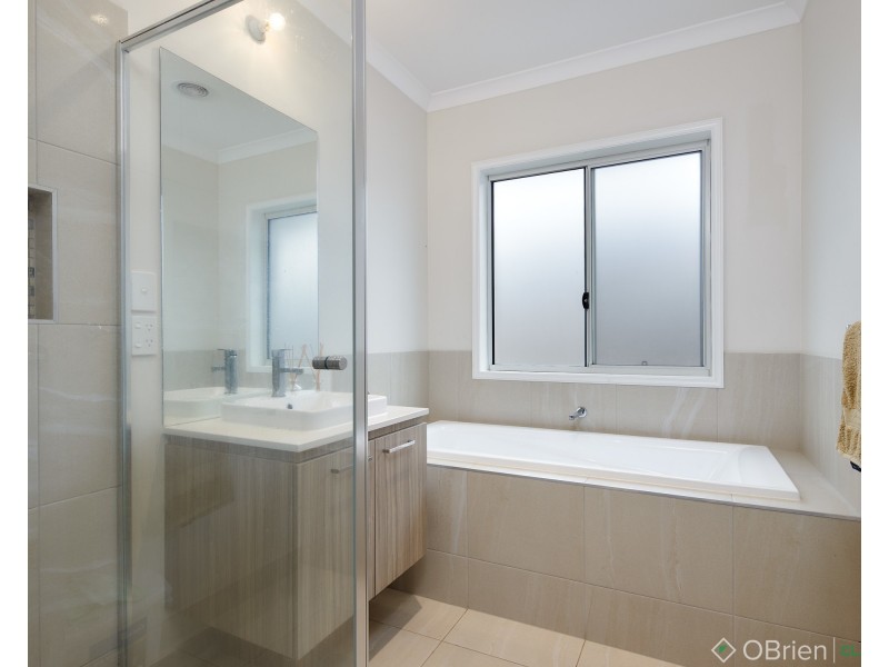 51 Meadowbrook Crescent, Warragul VIC 3820