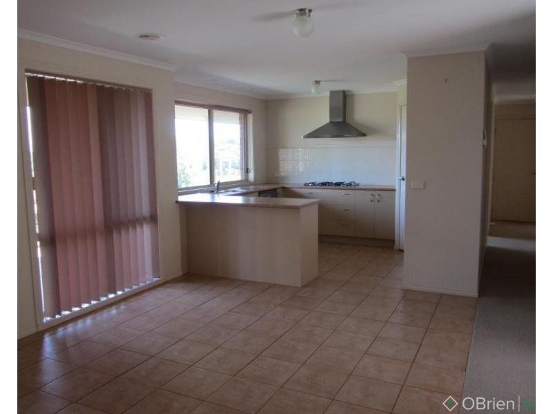 4 Summerhill Boulevard, Drouin VIC 3818