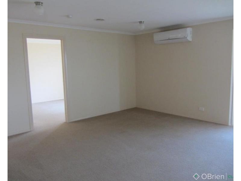 4 Summerhill Boulevard, Drouin VIC 3818