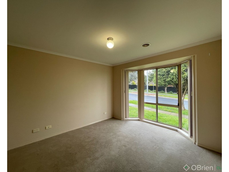 4 Summerhill Boulevard, Drouin VIC 3818