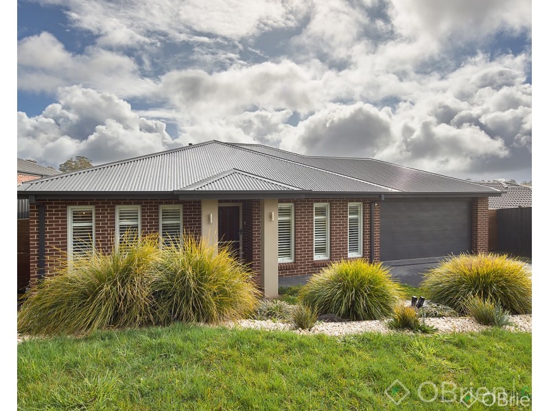 27 Empire Avenue, Drouin VIC 3818