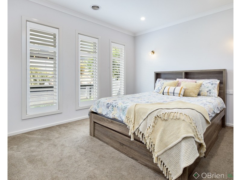 27 Empire Avenue, Drouin VIC 3818