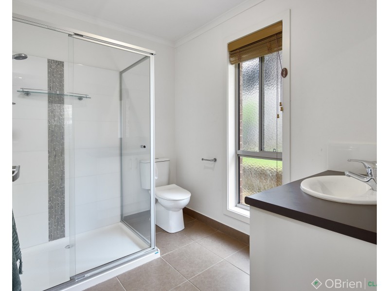 6 Empire Avenue, Drouin VIC 3818