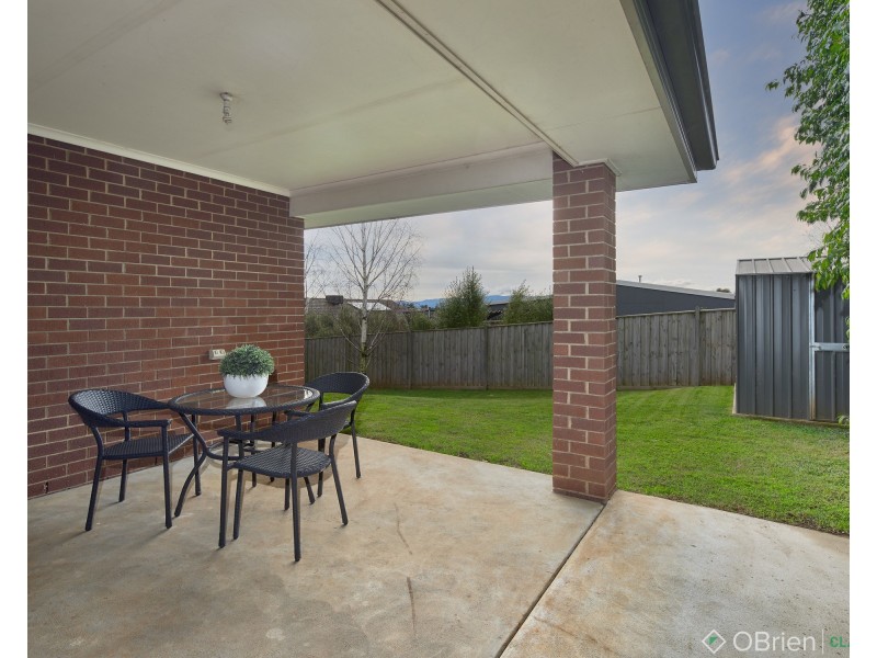 6 Empire Avenue, Drouin VIC 3818