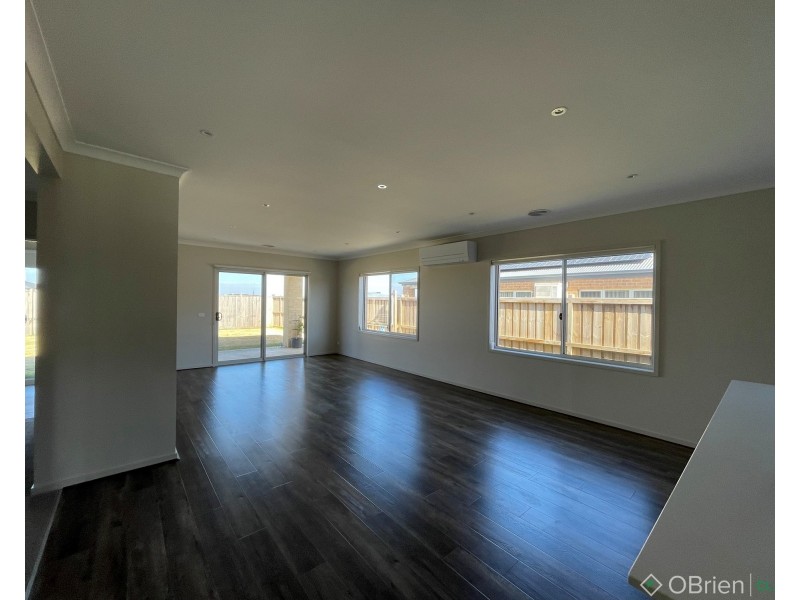 111 Willandra Circuit, Warragul VIC 3820