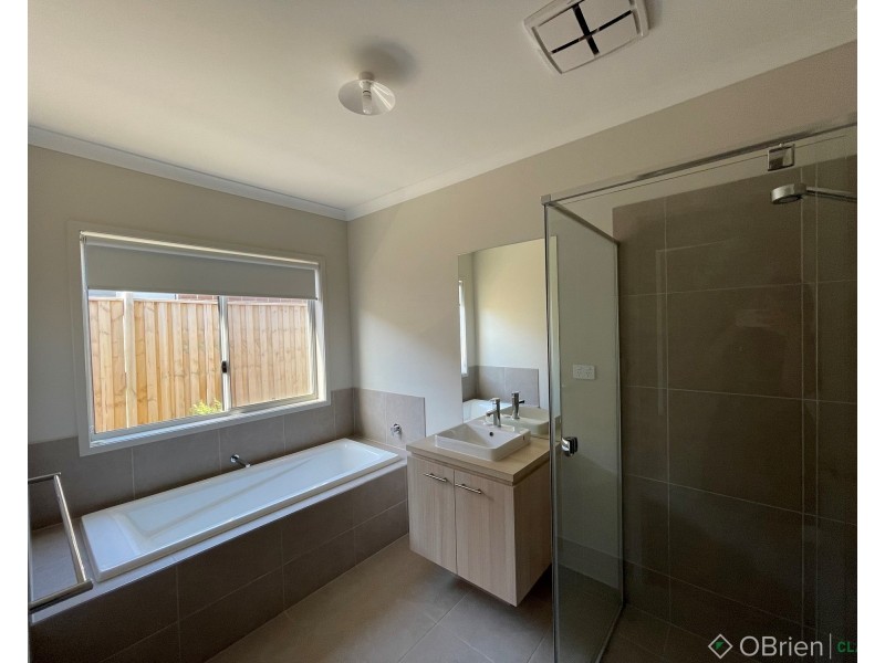 111 Willandra Circuit, Warragul VIC 3820