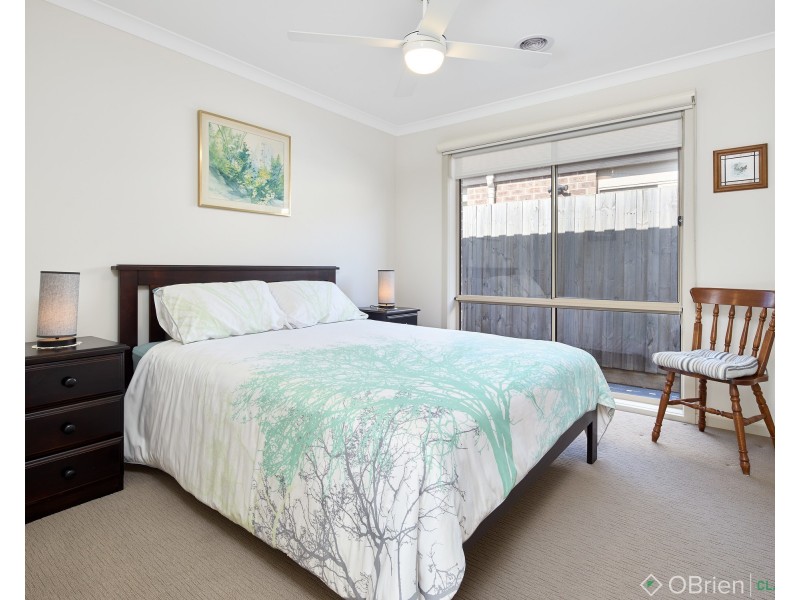 8 Pearson Road, Drouin VIC 3818