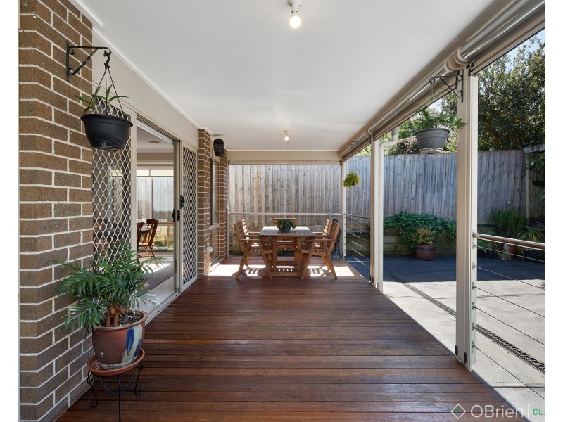 8 Pearson Road, Drouin VIC 3818