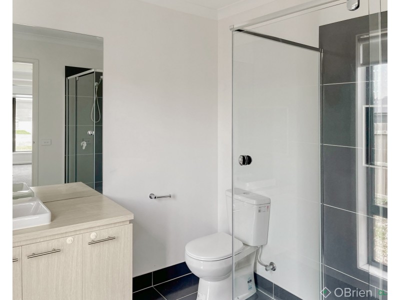 8 Angus Road, Traralgon VIC 3844