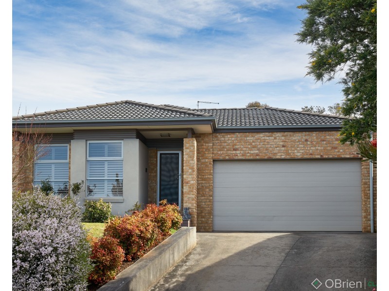 15 Aaron Court, Drouin VIC 3818