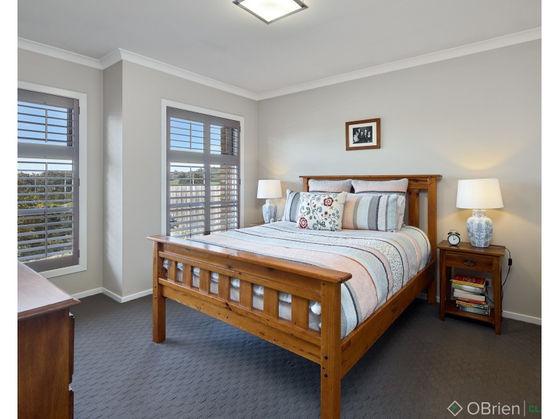15 Aaron Court, Drouin VIC 3818