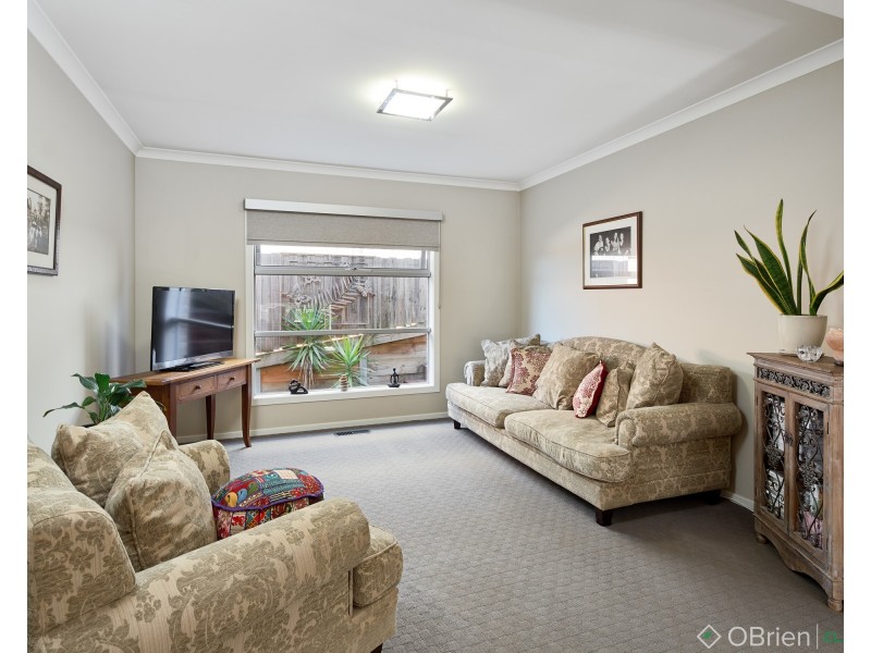 15 Aaron Court, Drouin VIC 3818
