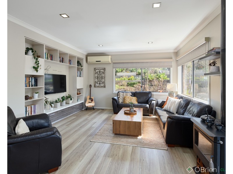 15 Aaron Court, Drouin VIC 3818