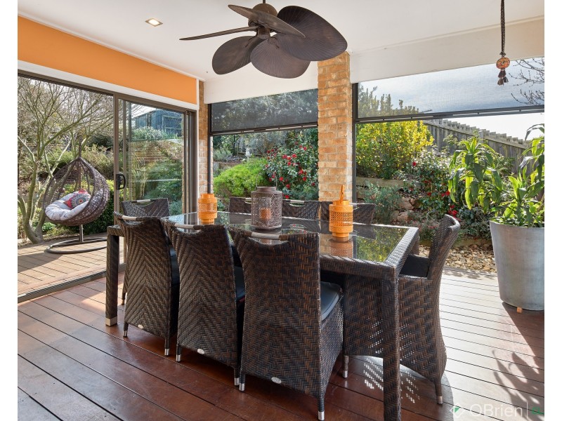 15 Aaron Court, Drouin VIC 3818