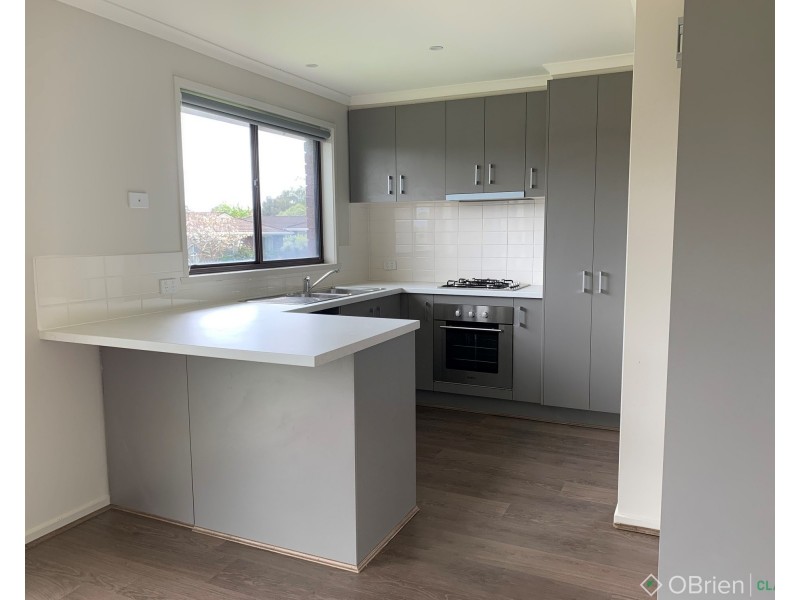 2/14 Somerset Drive, Warragul VIC 3820