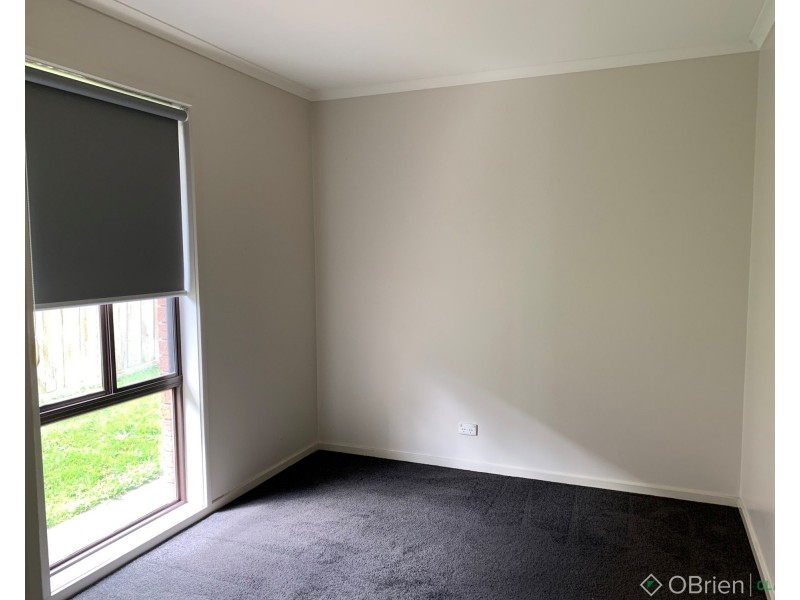 2/14 Somerset Drive, Warragul VIC 3820