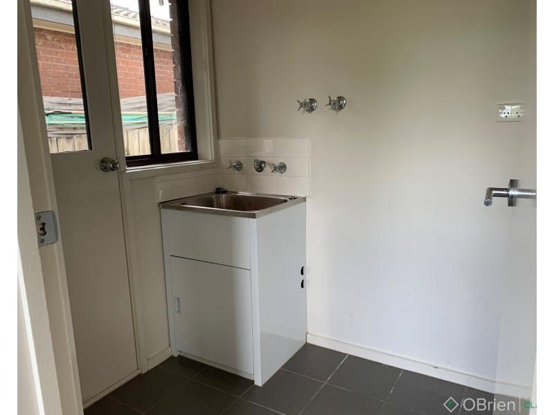 2/14 Somerset Drive, Warragul VIC 3820