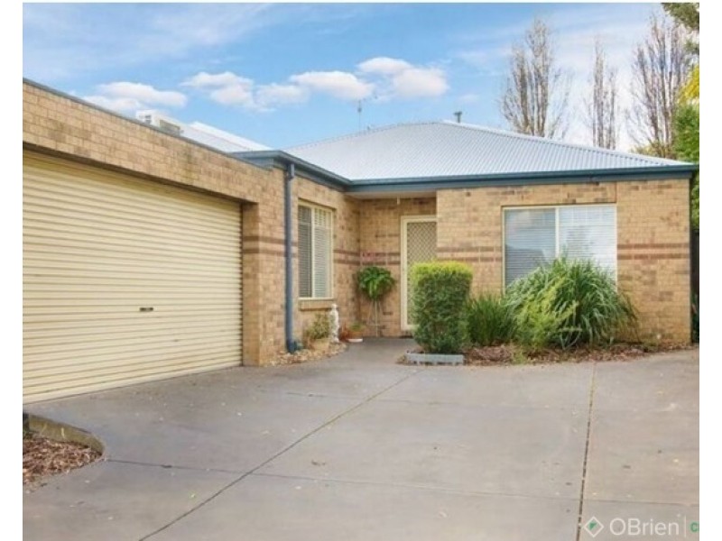 2/7 Lampard Road, Drouin VIC 3818