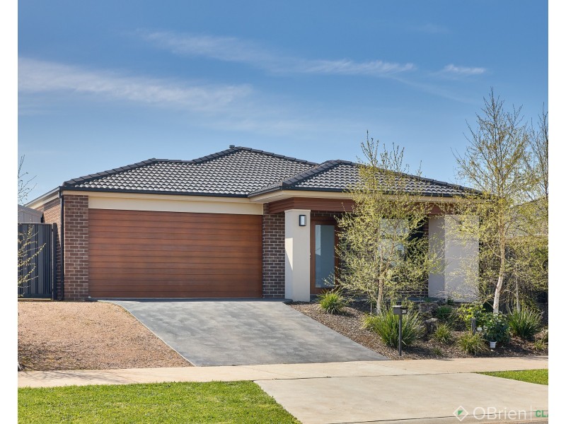 28 Paramount Drive, Warragul VIC 3820