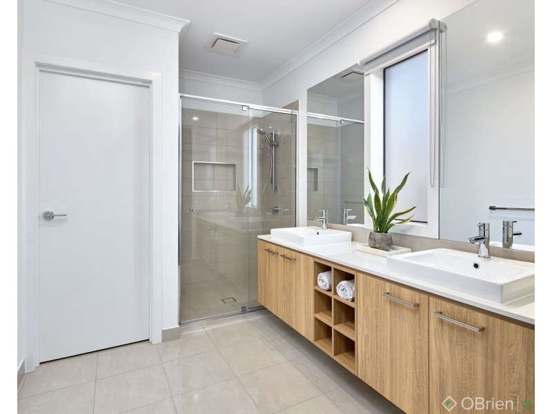 28 Paramount Drive, Warragul VIC 3820