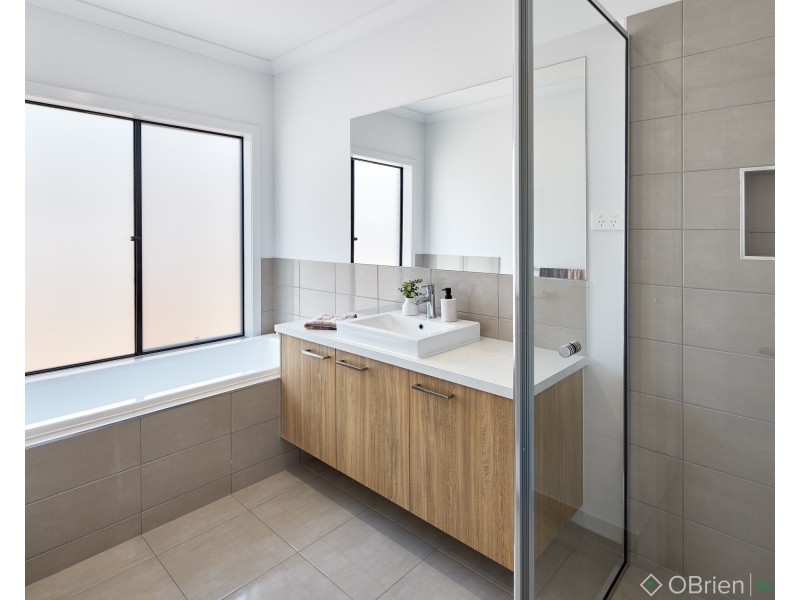 28 Paramount Drive, Warragul VIC 3820