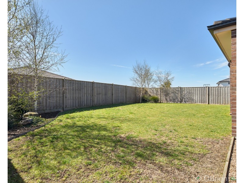 28 Paramount Drive, Warragul VIC 3820