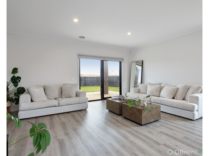 102 Emberwood Road, Warragul VIC 3820