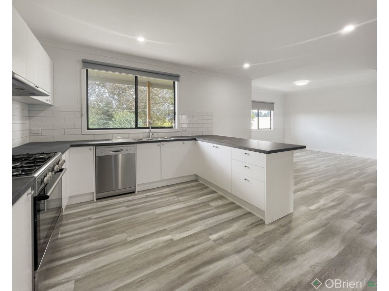 32 Acacia Street, Drouin VIC 3818