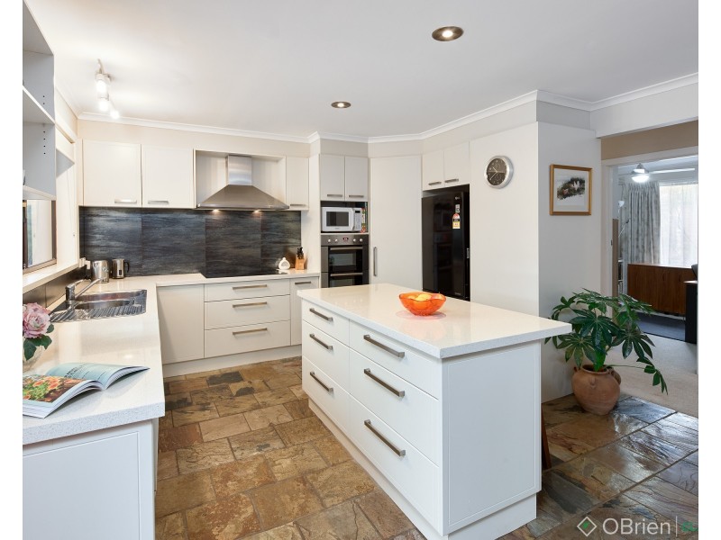 4 Valley View Street, Warragul VIC 3820