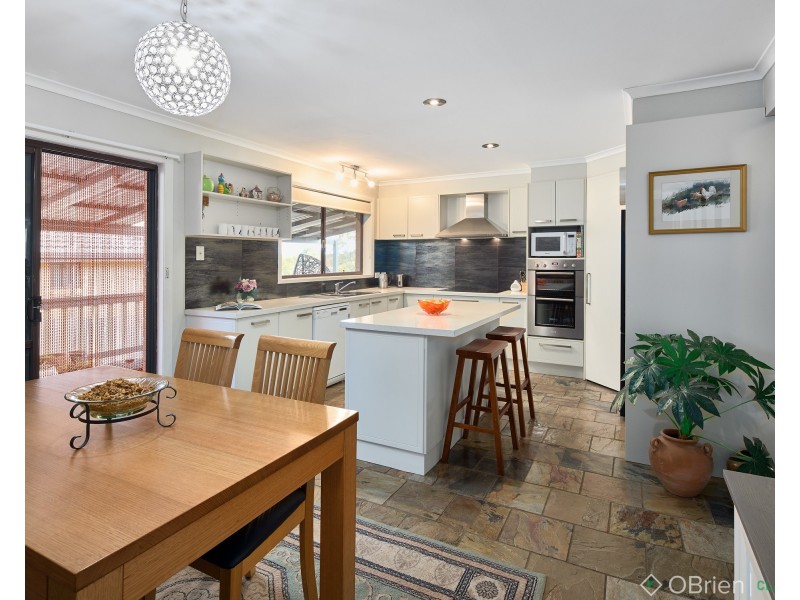 4 Valley View Street, Warragul VIC 3820