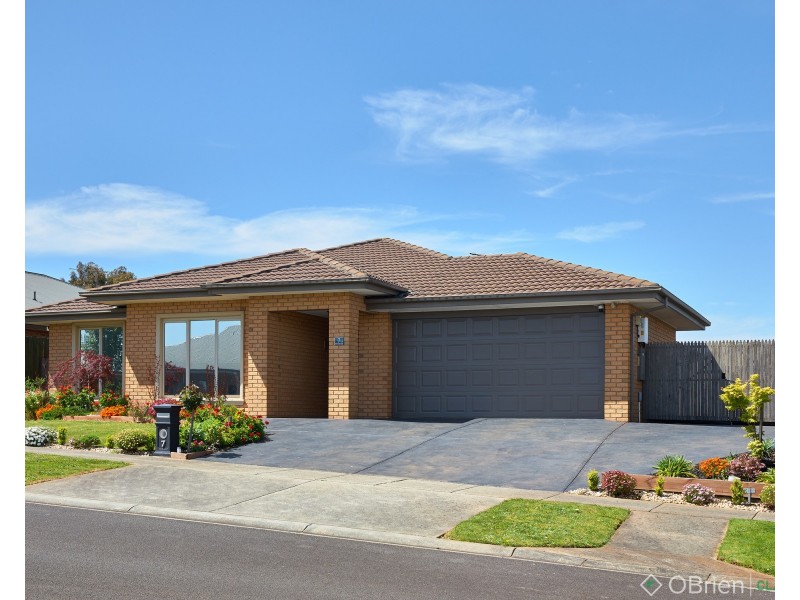 7 Mayfair Drive, Drouin VIC 3818