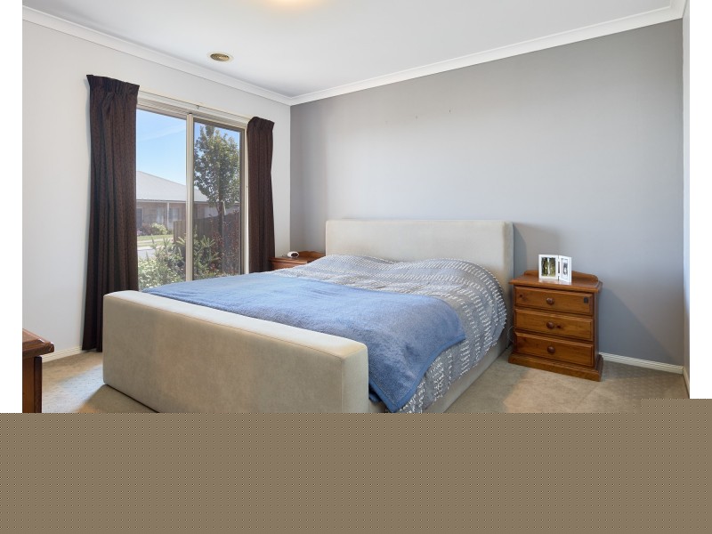 7 Mayfair Drive, Drouin VIC 3818