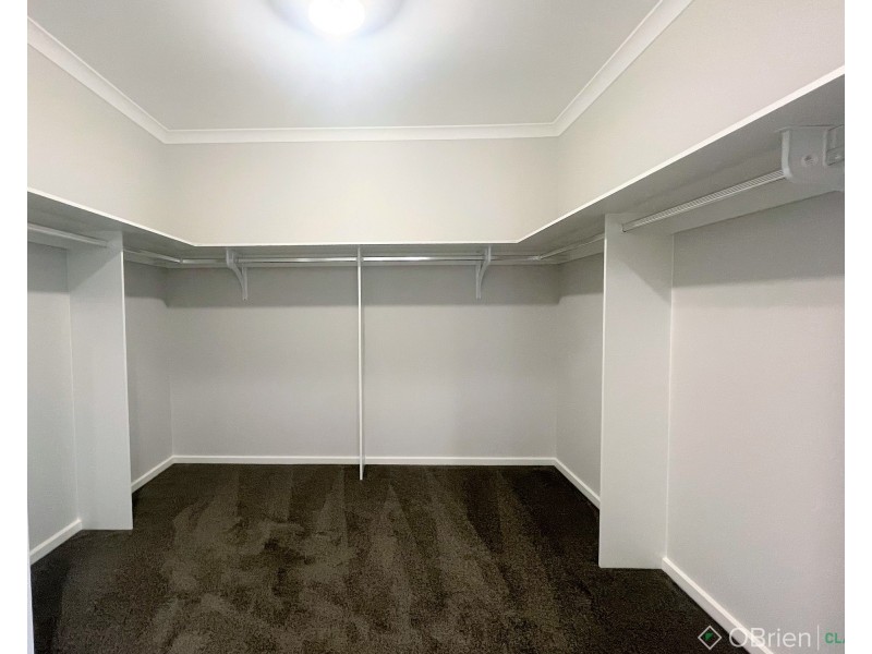 8 Meadowbrook Crescent, Warragul VIC 3820