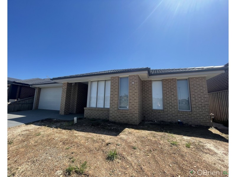 8 Meadowbrook Crescent, Warragul VIC 3820