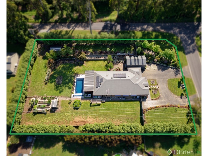 90 Kamanari Court, Drouin VIC 3818