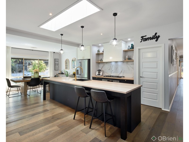 90 Kamanari Court, Drouin VIC 3818