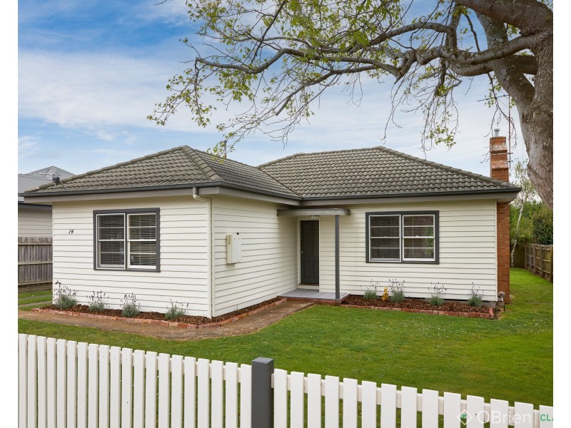 14 Caton Street, Warragul VIC 3820