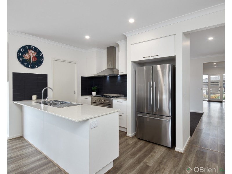 10 Lillypilly Street, Warragul VIC 3820