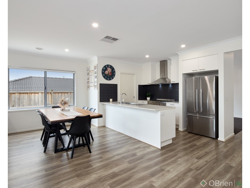 10 Lillypilly Street, Warragul VIC 3820