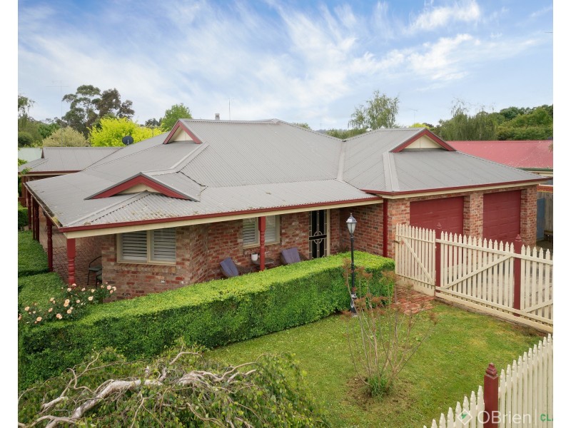 6 Fuhrmann Court, Drouin VIC 3818