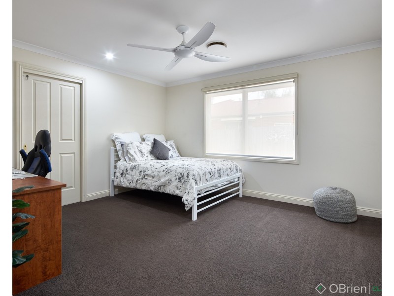 6 Fuhrmann Court, Drouin VIC 3818