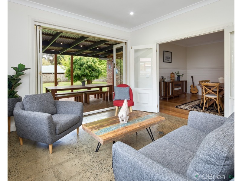 6 Fuhrmann Court, Drouin VIC 3818