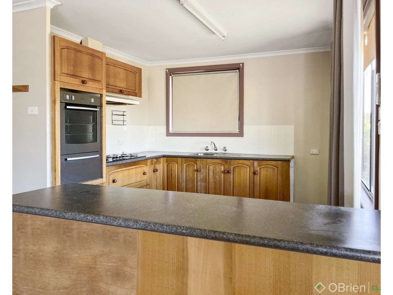 8 Fenton Street, Warragul VIC 3820