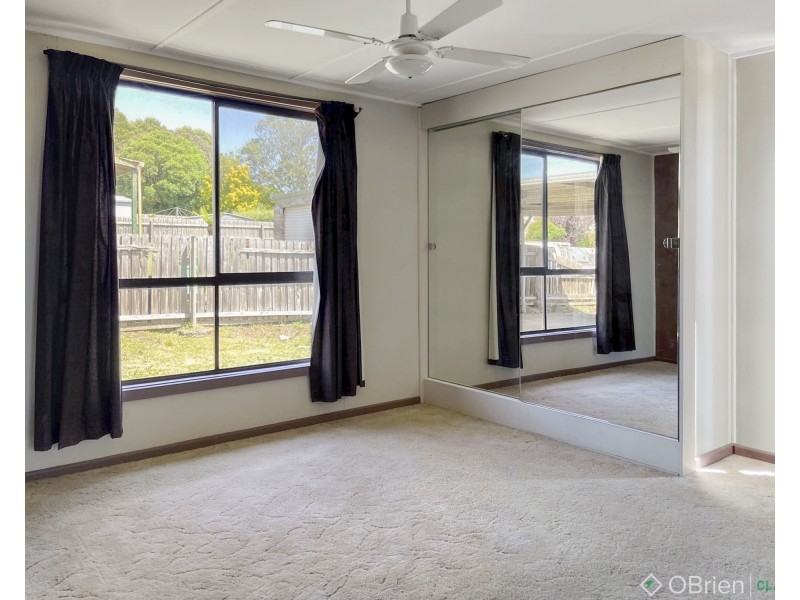 8 Fenton Street, Warragul VIC 3820