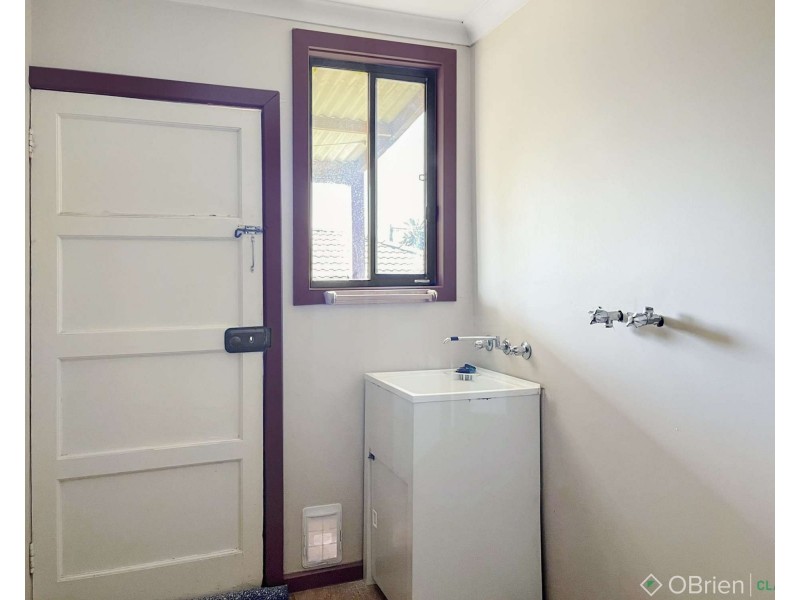 8 Fenton Street, Warragul VIC 3820