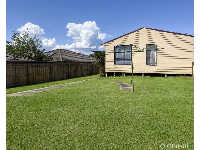 8 Fenton Street, Warragul VIC 3820