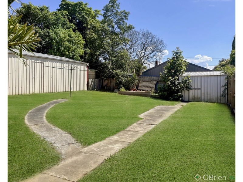 8 Fenton Street, Warragul VIC 3820