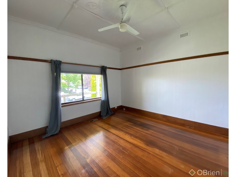 32 Gladstone Street, Warragul VIC 3820