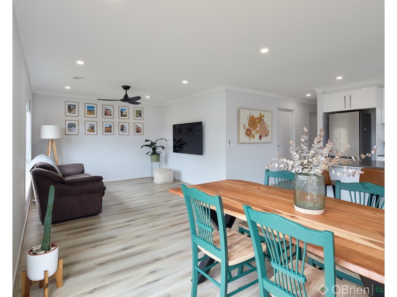 31 King Parrot Boulevard, Drouin VIC 3818