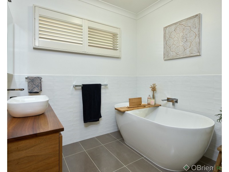 7 Flax Mill Close, Drouin VIC 3818